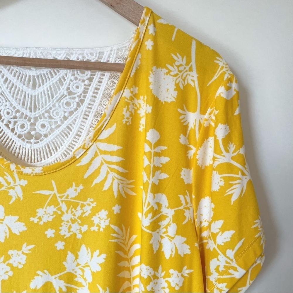 Bobbie Brooks Yellow & White Floral Midi Dress Short Sleeves & Lace Back